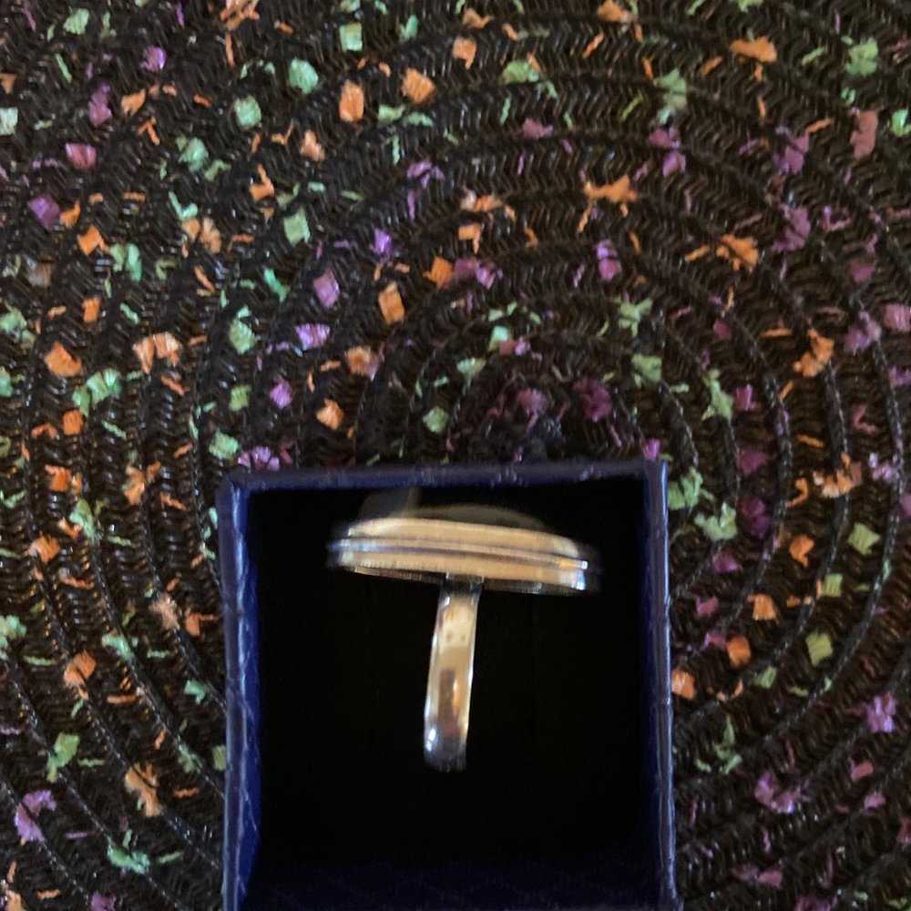 Ring - Picture 3 of 4
